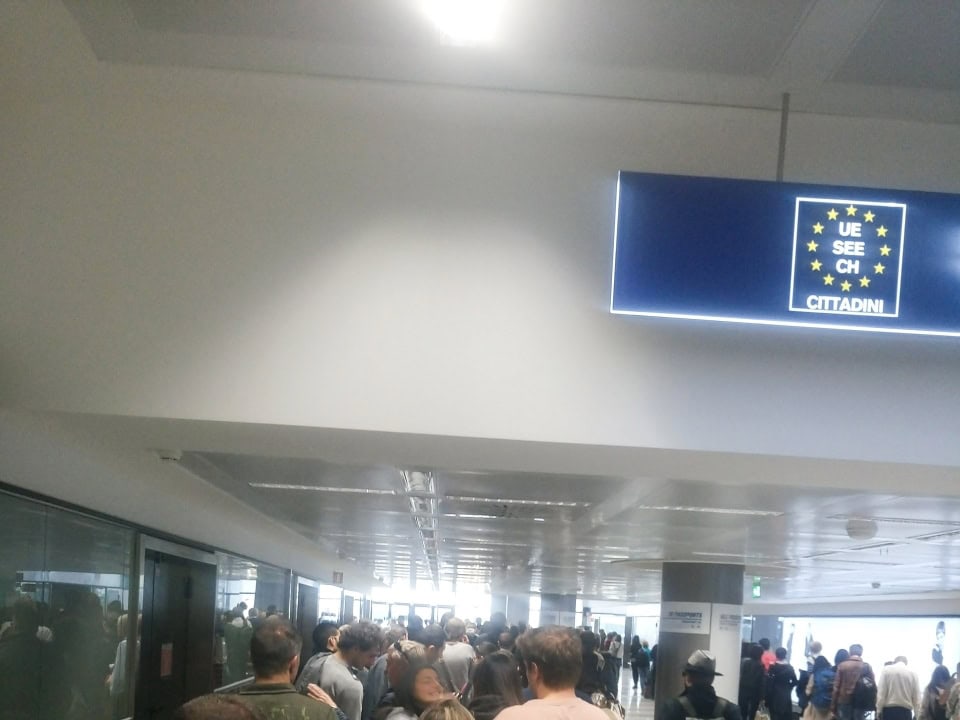 lines at passport control