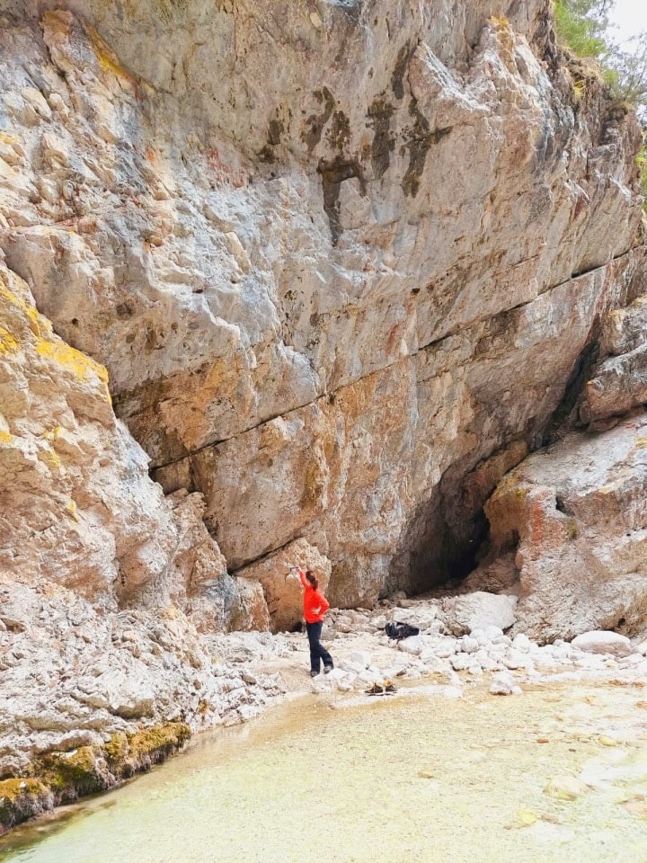 taking a selfie at the Boite river gorge dolomites italy